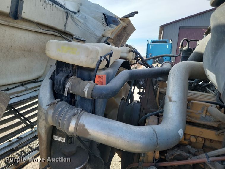 image for item KU9011 2004 Sterling AT9500  semi truck