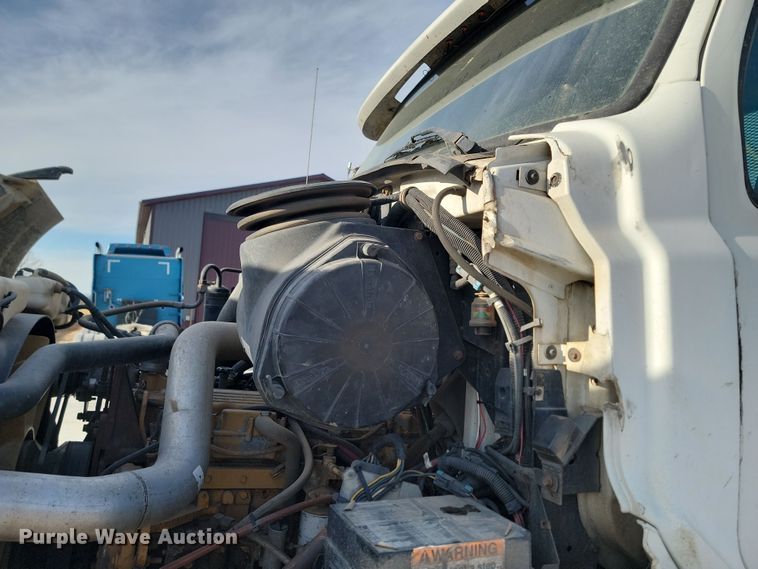 image for item KU9011 2004 Sterling AT9500  semi truck