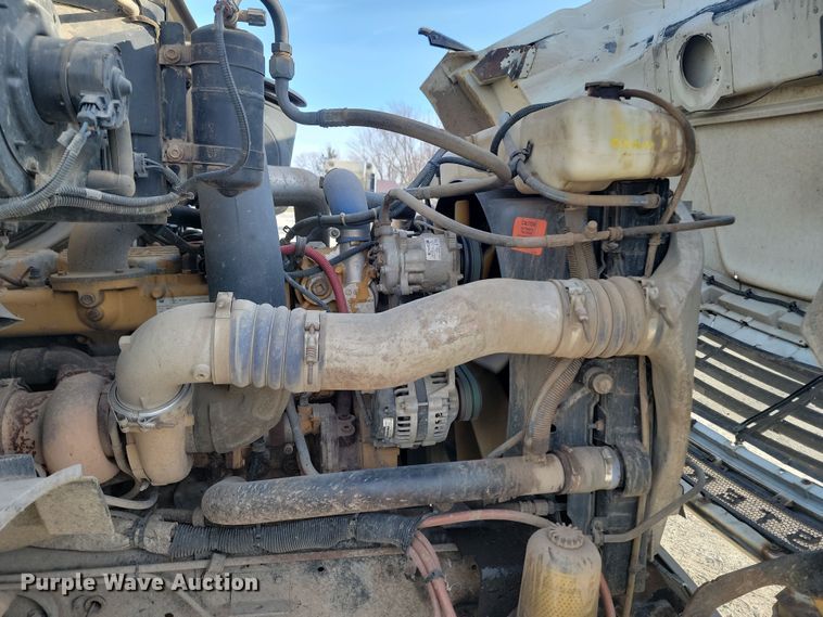 image for item KU9011 2004 Sterling AT9500  semi truck