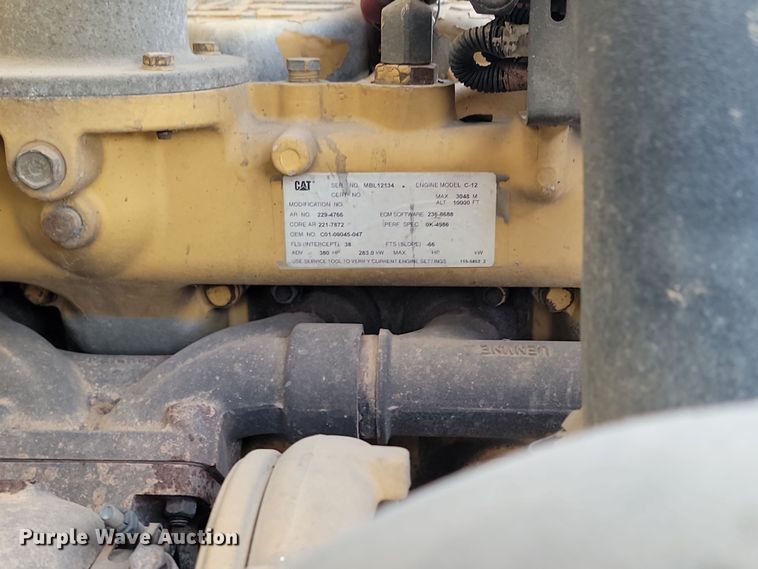 image for item KU9011 2004 Sterling AT9500  semi truck