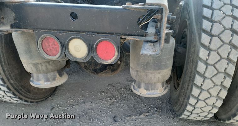 image for item KU9011 2004 Sterling AT9500  semi truck