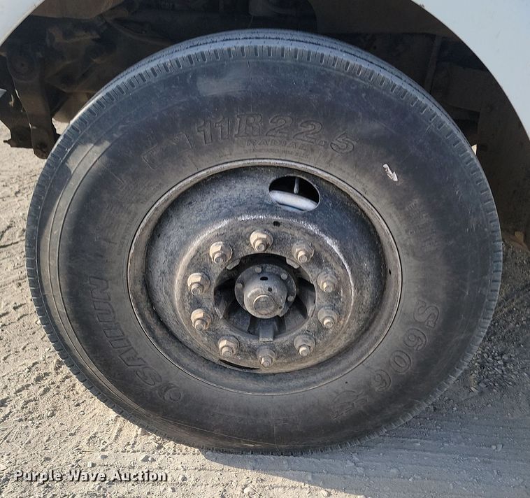 image for item KU9011 2004 Sterling AT9500  semi truck