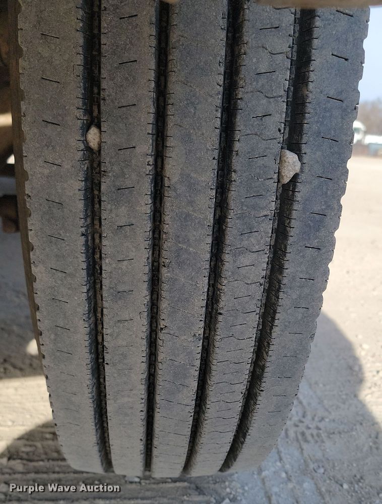 image for item KU9011 2004 Sterling AT9500  semi truck