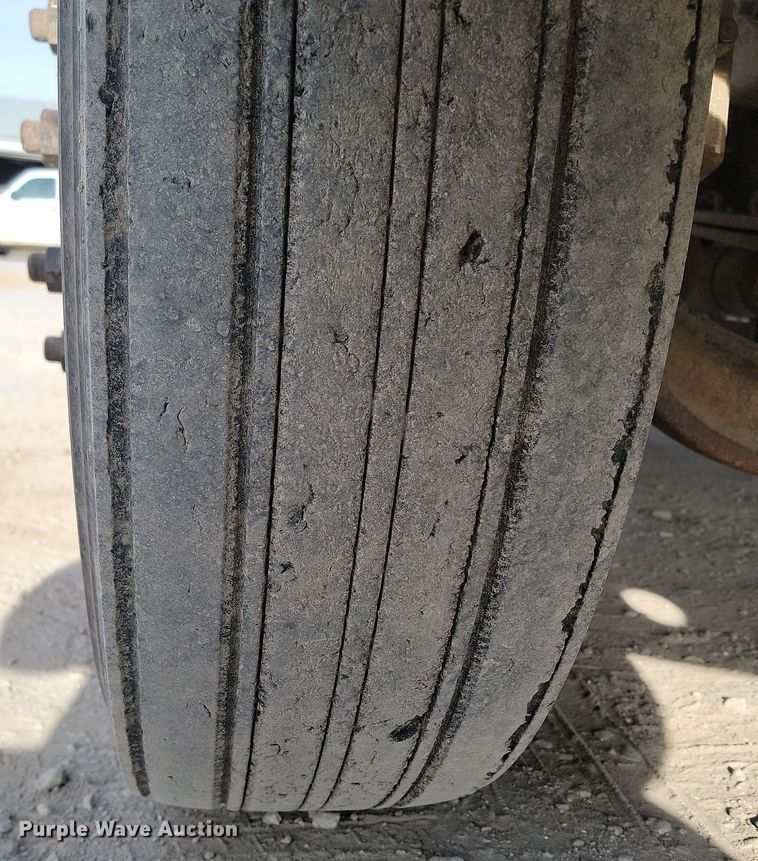 image for item KU9011 2004 Sterling AT9500  semi truck