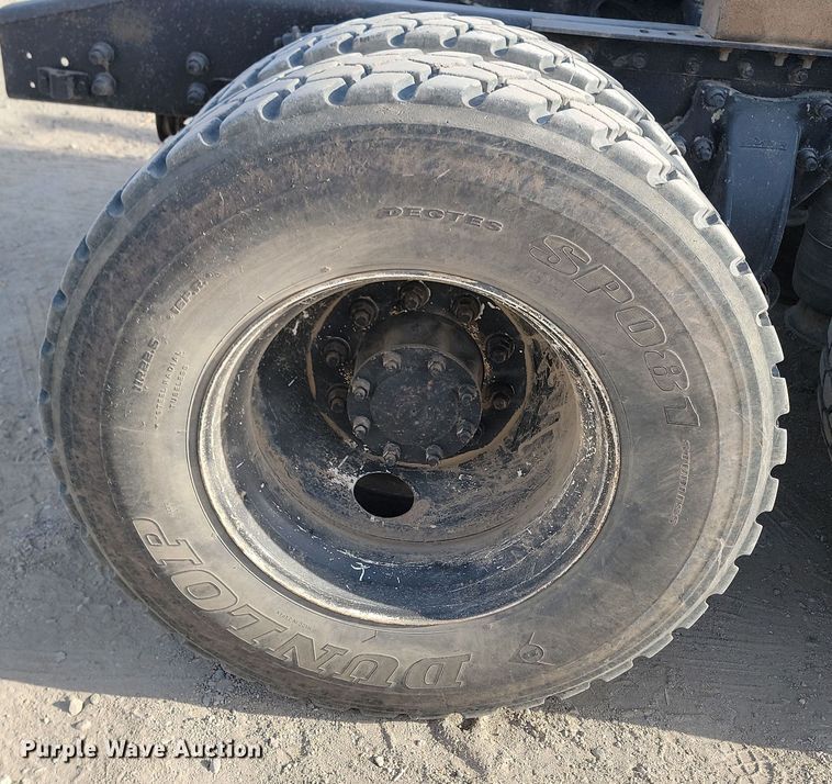 image for item KU9011 2004 Sterling AT9500  semi truck