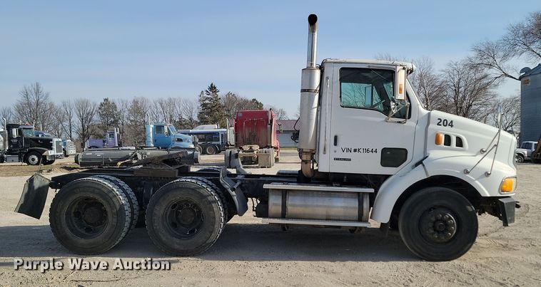 image for item KU9014 2002 Sterling AT9500  semi truck