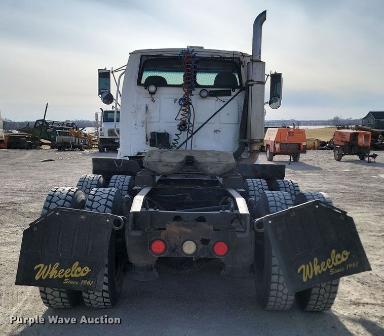 image for item KU9014 2002 Sterling AT9500  semi truck