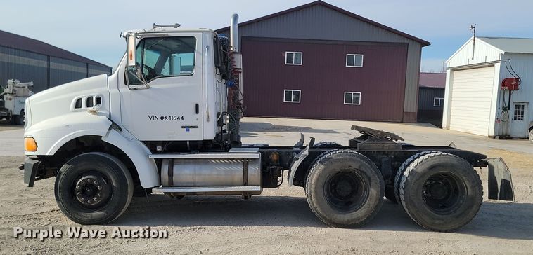 image for item KU9014 2002 Sterling AT9500  semi truck