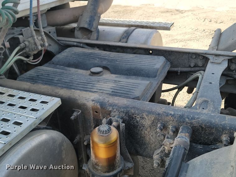 image for item KU9014 2002 Sterling AT9500  semi truck