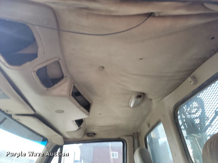 image for item KU9014 2002 Sterling AT9500  semi truck