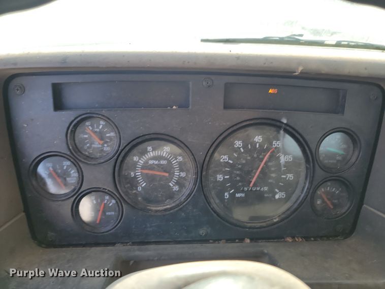 image for item KU9014 2002 Sterling AT9500  semi truck