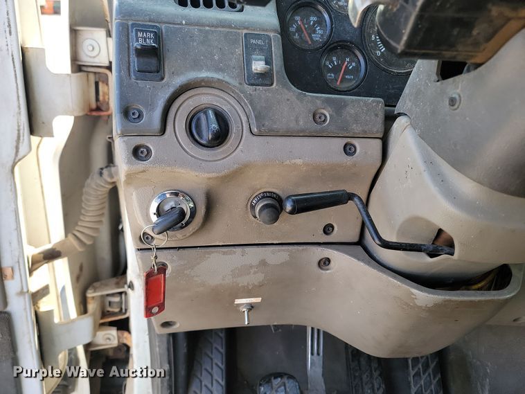 image for item KU9014 2002 Sterling AT9500  semi truck