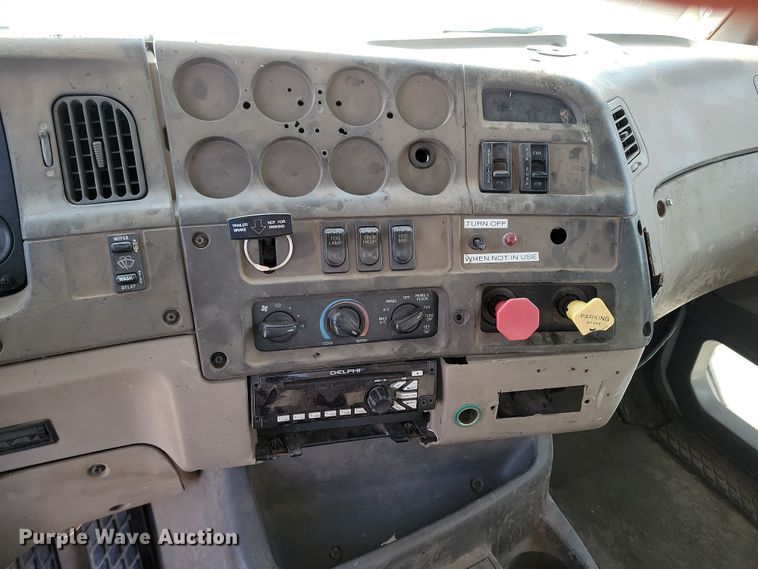 image for item KU9014 2002 Sterling AT9500  semi truck