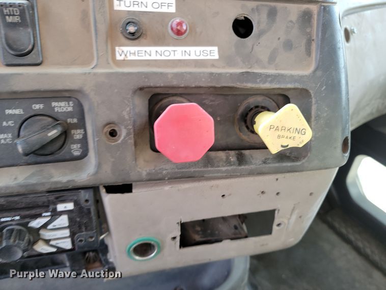 image for item KU9014 2002 Sterling AT9500  semi truck