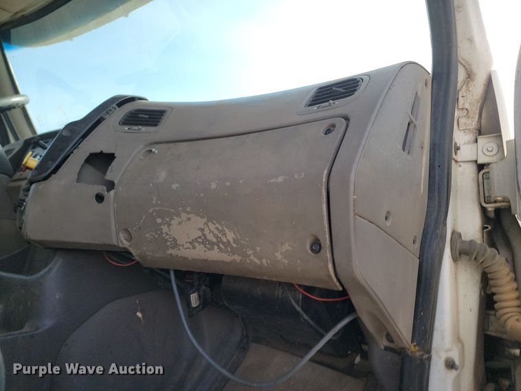 image for item KU9014 2002 Sterling AT9500  semi truck