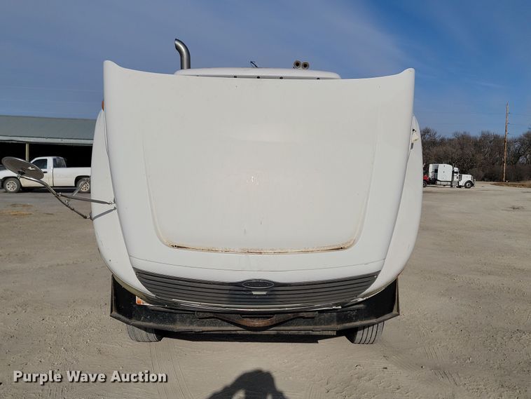 image for item KU9014 2002 Sterling AT9500  semi truck