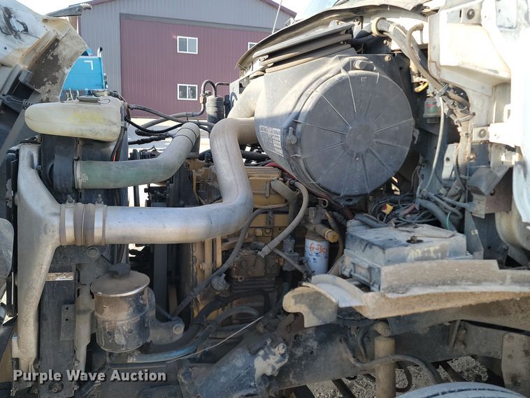 image for item KU9014 2002 Sterling AT9500  semi truck