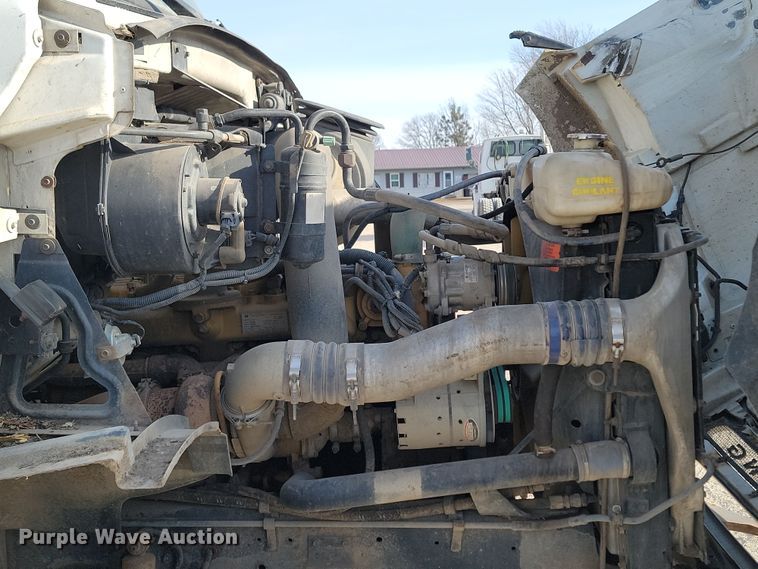 image for item KU9014 2002 Sterling AT9500  semi truck