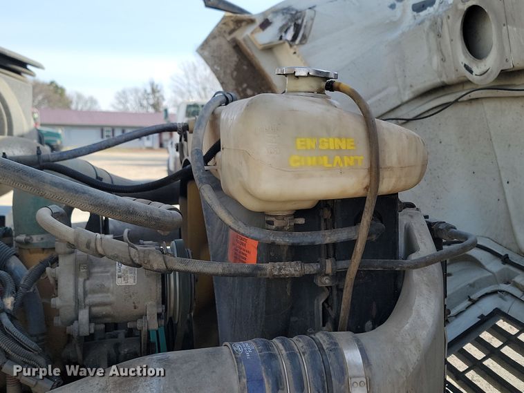 image for item KU9014 2002 Sterling AT9500  semi truck