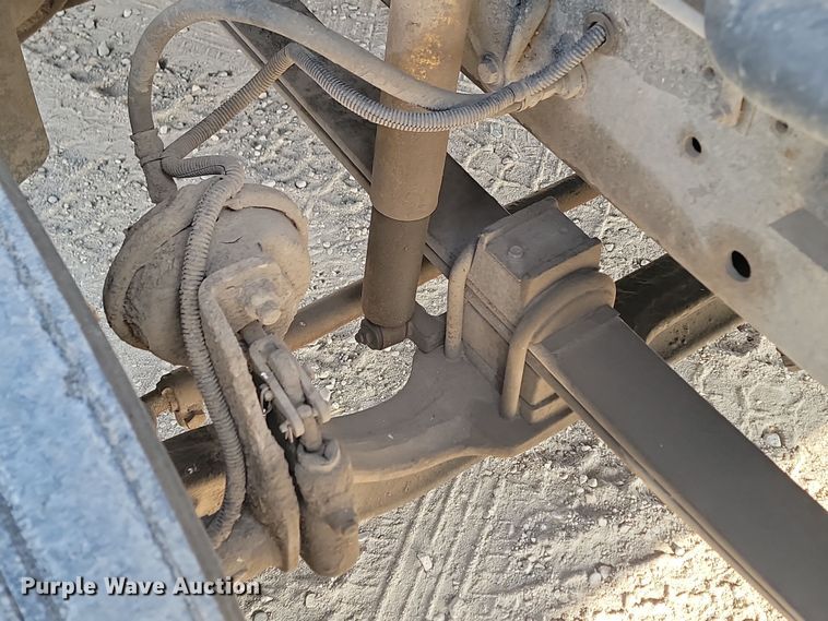 image for item KU9014 2002 Sterling AT9500  semi truck