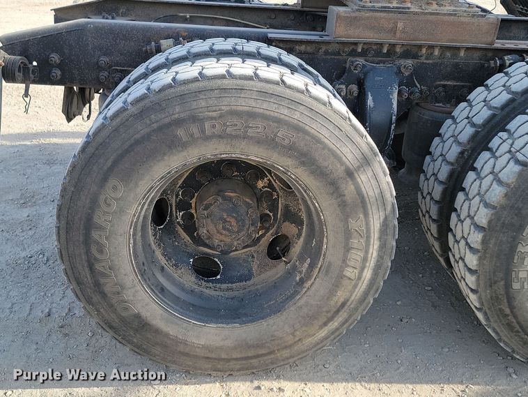 image for item KU9014 2002 Sterling AT9500  semi truck