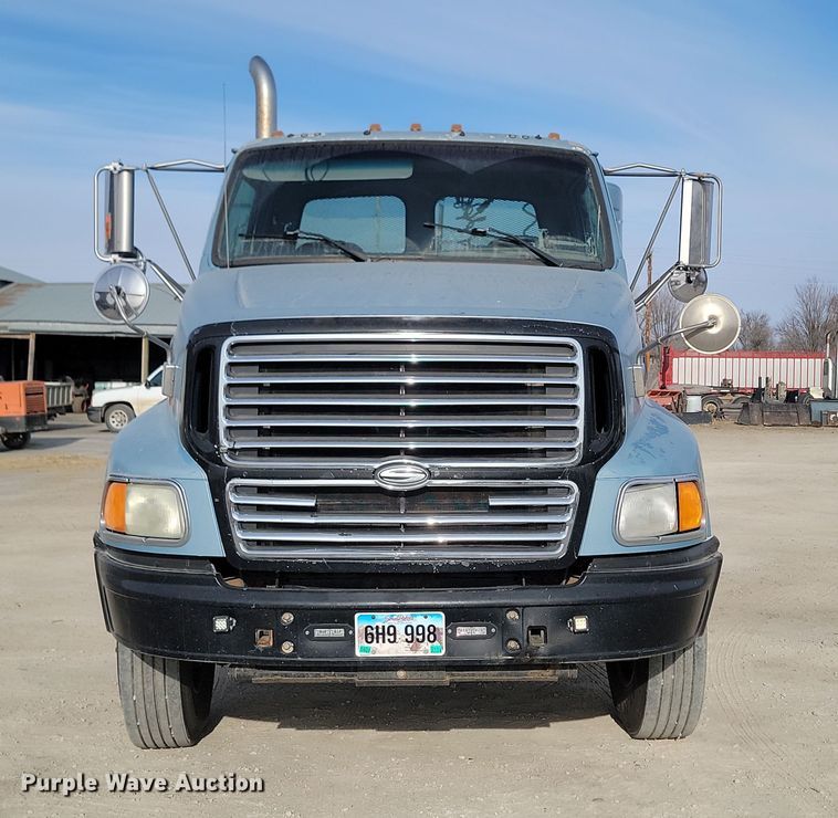 image for item KU9015 2000 Sterling AT9513  semi truck