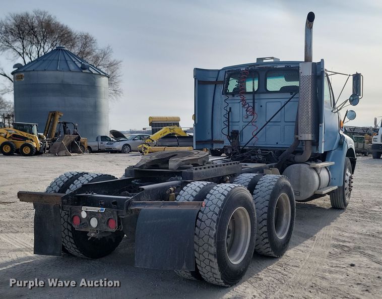 image for item KU9015 2000 Sterling AT9513  semi truck