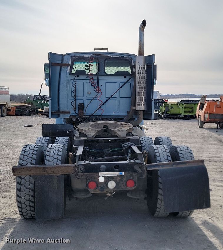 image for item KU9015 2000 Sterling AT9513  semi truck