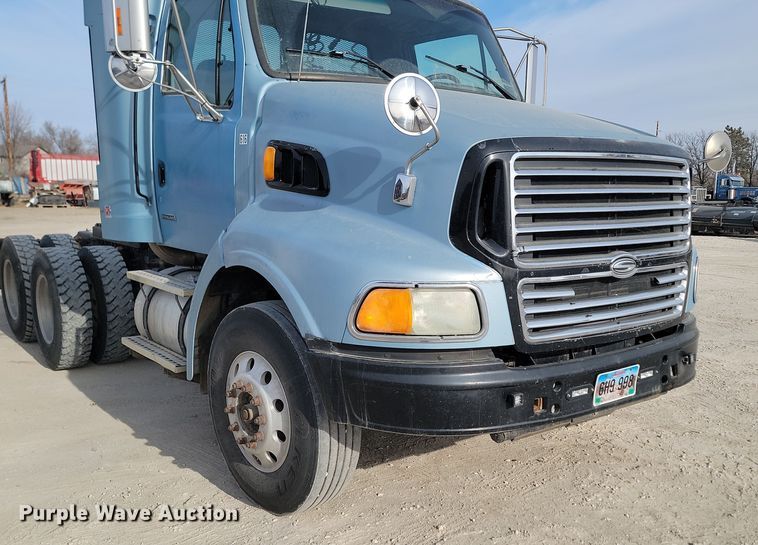 image for item KU9015 2000 Sterling AT9513  semi truck