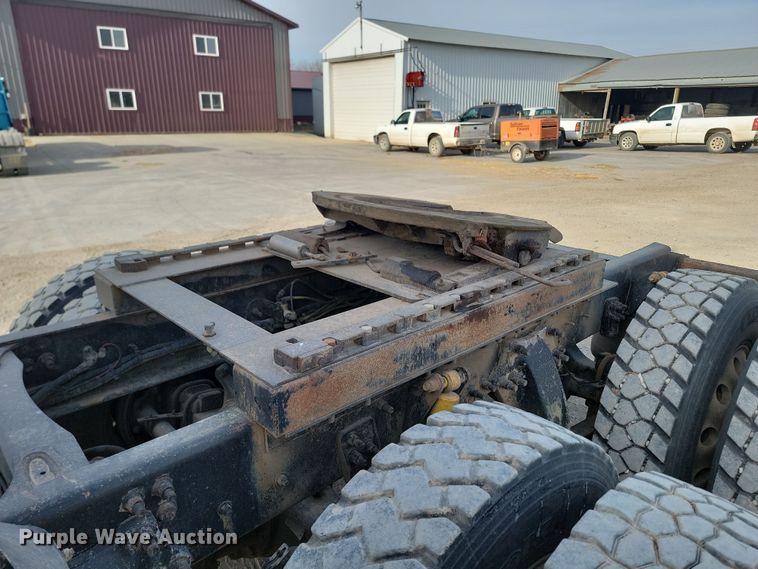 image for item KU9015 2000 Sterling AT9513  semi truck