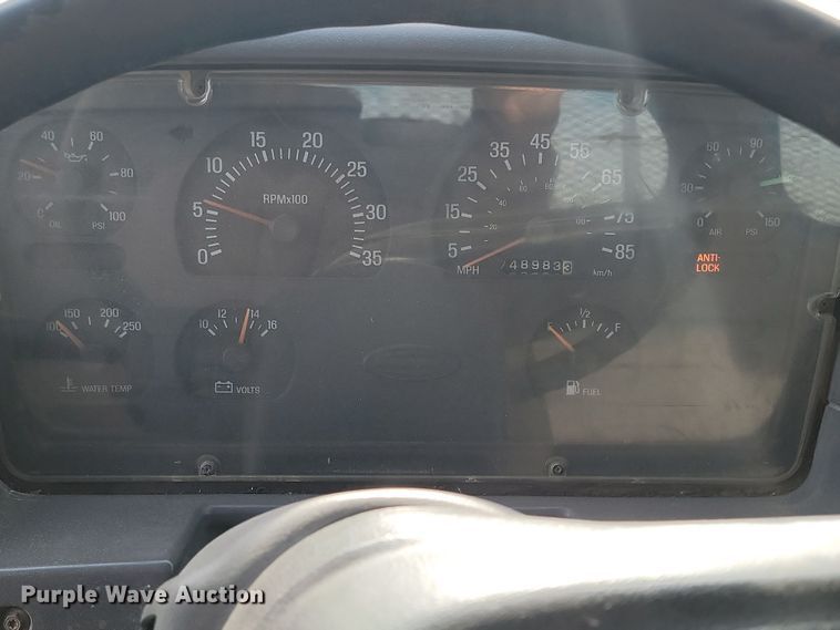 image for item KU9015 2000 Sterling AT9513  semi truck