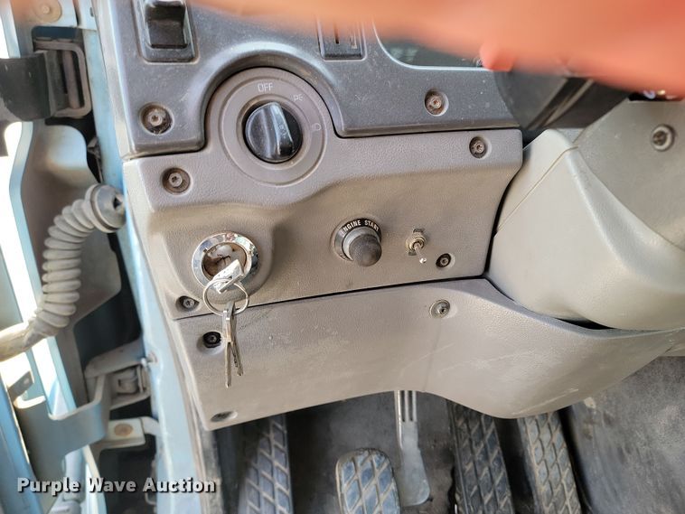 image for item KU9015 2000 Sterling AT9513  semi truck