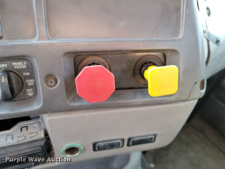 image for item KU9015 2000 Sterling AT9513  semi truck