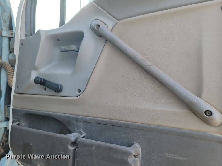 image for item KU9015 2000 Sterling AT9513  semi truck