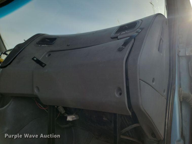 image for item KU9015 2000 Sterling AT9513  semi truck