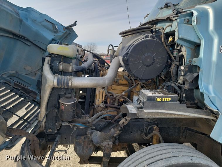 image for item KU9015 2000 Sterling AT9513  semi truck