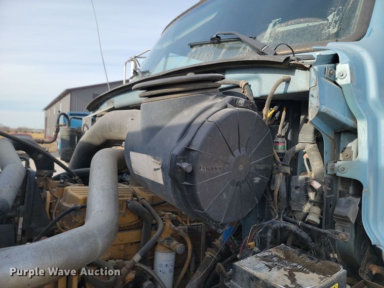 image for item KU9015 2000 Sterling AT9513  semi truck