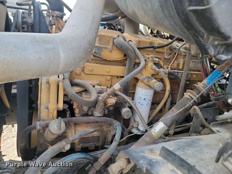 image for item KU9015 2000 Sterling AT9513  semi truck