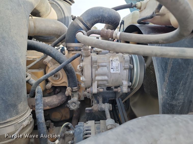 image for item KU9015 2000 Sterling AT9513  semi truck