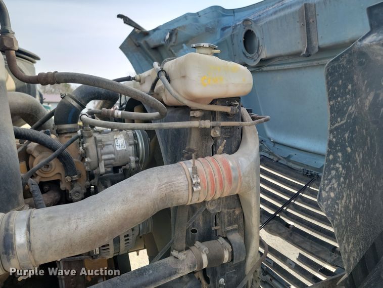 image for item KU9015 2000 Sterling AT9513  semi truck