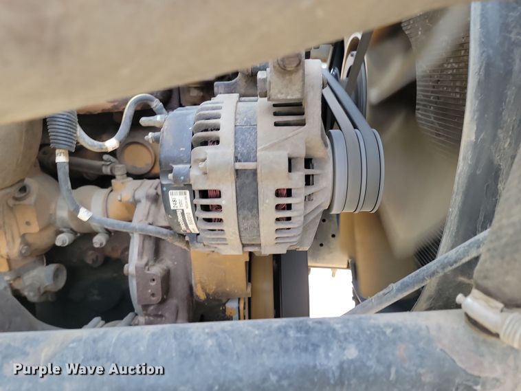 image for item KU9015 2000 Sterling AT9513  semi truck