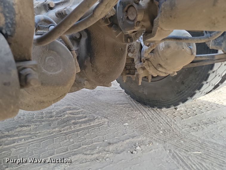 image for item KU9015 2000 Sterling AT9513  semi truck