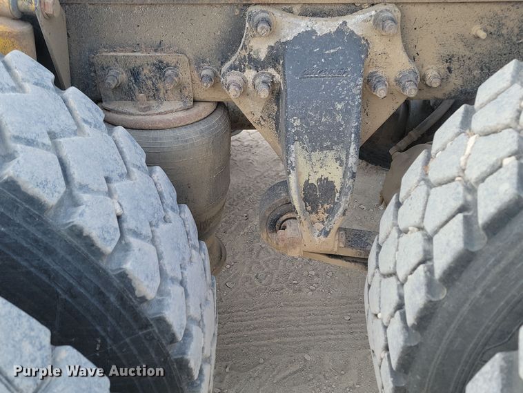 image for item KU9015 2000 Sterling AT9513  semi truck