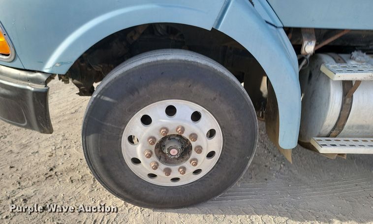 image for item KU9015 2000 Sterling AT9513  semi truck