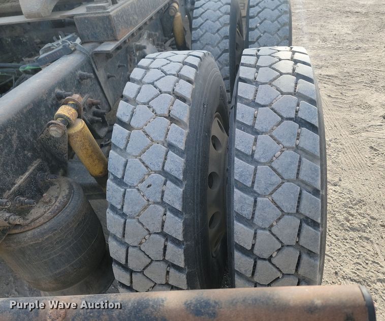 image for item KU9015 2000 Sterling AT9513  semi truck