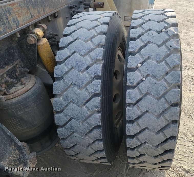 image for item KU9015 2000 Sterling AT9513  semi truck