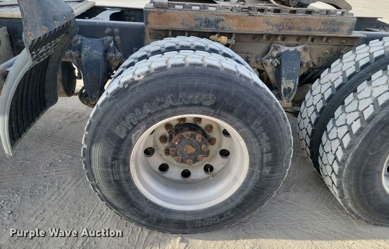 image for item KU9015 2000 Sterling AT9513  semi truck