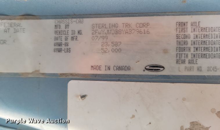image for item KU9015 2000 Sterling AT9513  semi truck