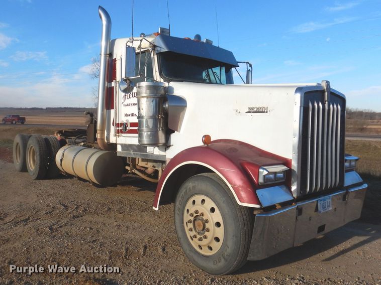 image for item LC9387 1996 Kenworth W900 semi truck