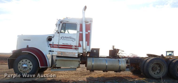 image for item LC9387 1996 Kenworth W900 semi truck